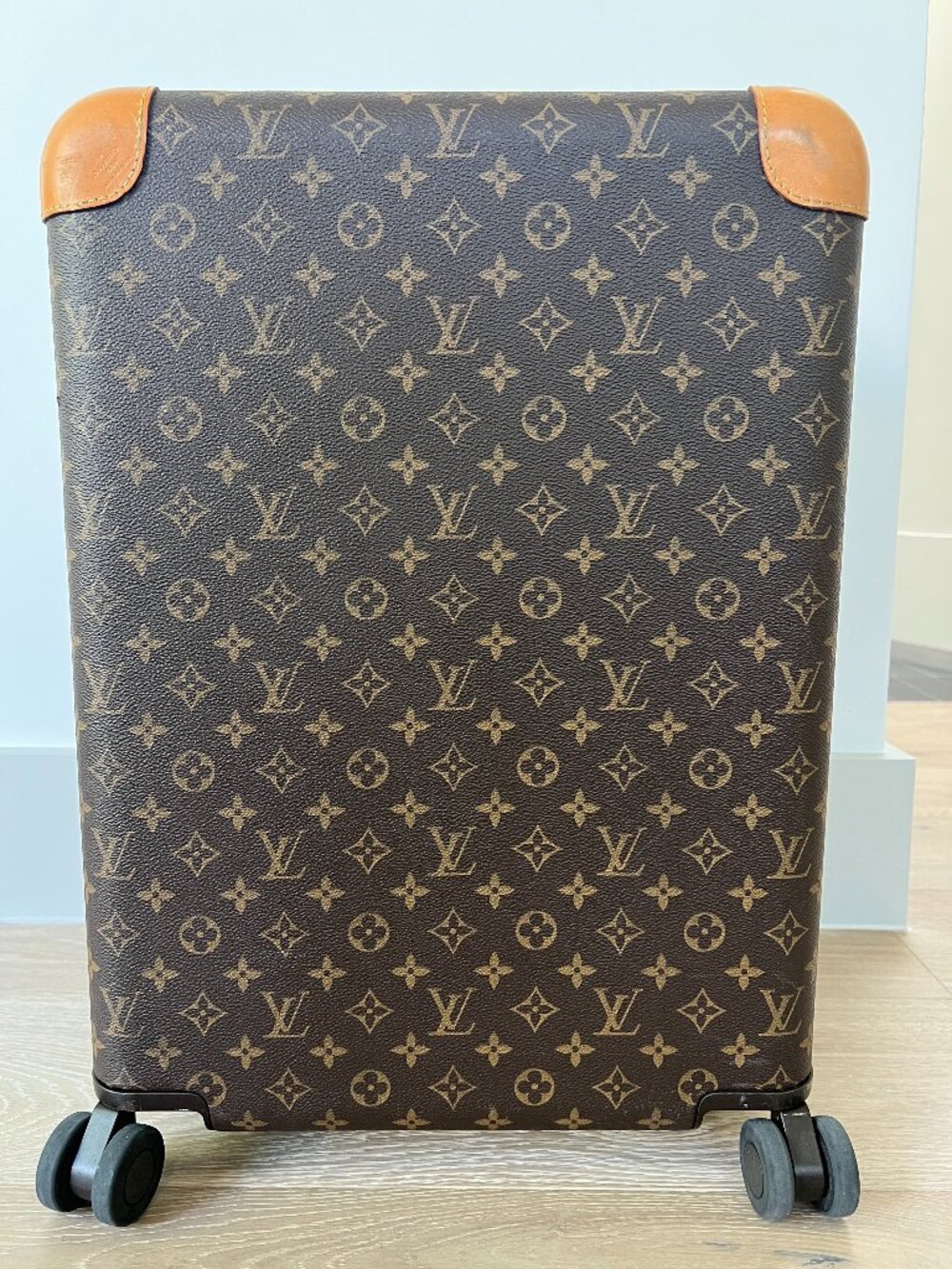 Louis Vuitton Horizon 55